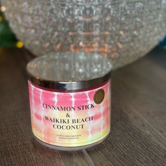 Bath & Body Works Cinnamon Stick & Waikiki Beach Coconut 3 Wick Candle RARE New - Picture 9 of 9